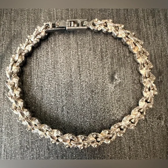 Dazzling Vintage Bracelet with Rhinestone Accents - Picture 2 of 7